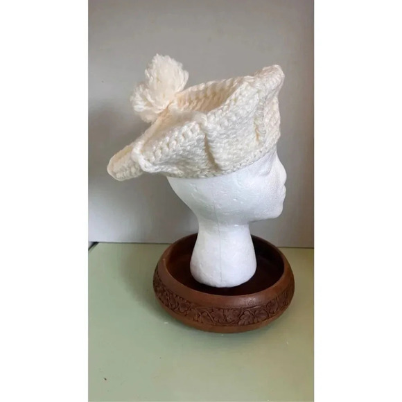 VTG Women’ Handmade Ivory Chunky Knit Crochet Beret Hat Pom pom Japan Acrylic - Picture 2 of 7